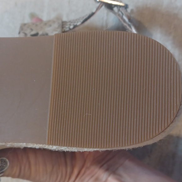 Steve Madden Fifer Trendy Python Print Wedge Sandals - Picture 8 of 10